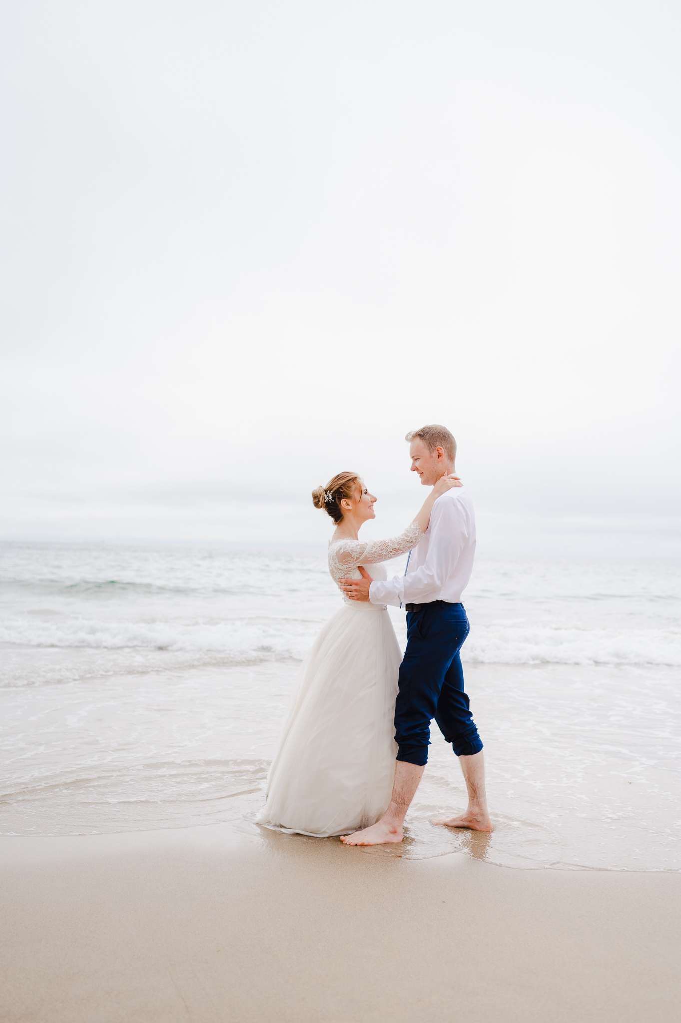 Cornwall Wedding Photographer | Cornwall Elopement Photographer | Couple on Beach at Beacon Crag
