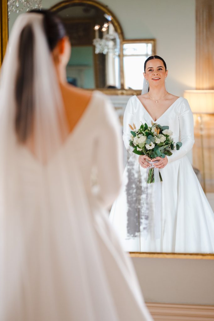 Bridal Party getting ready for a winter wedding at Rockbeare Manor
